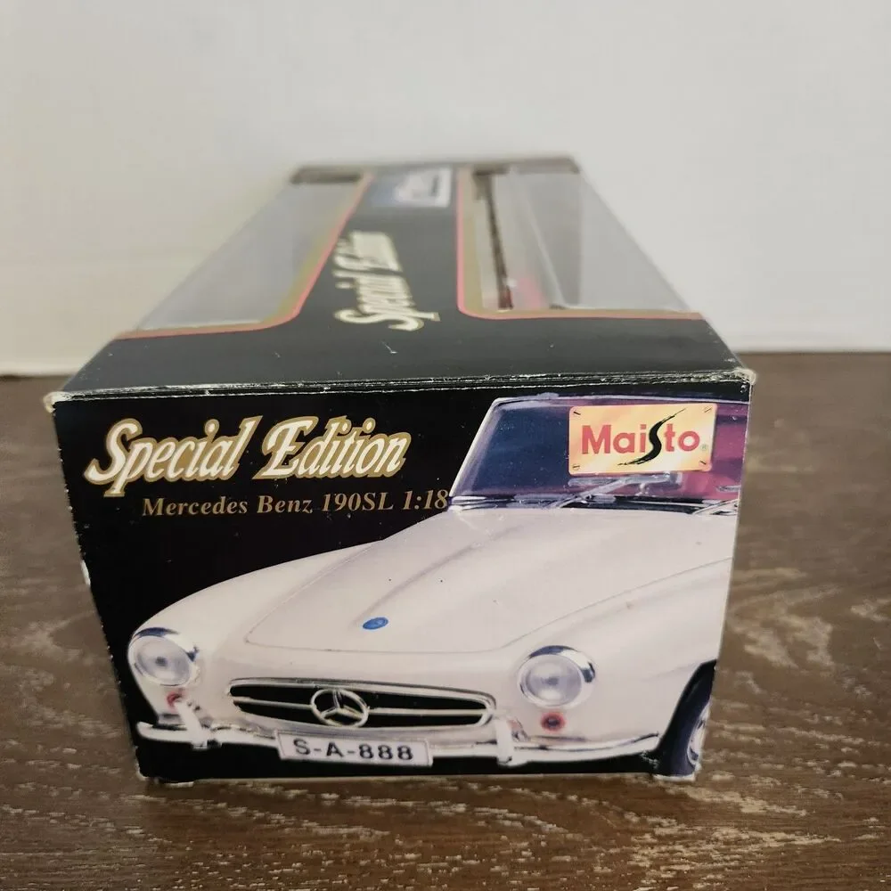 Maisto Red 1955 Mercedes Benz 190SL 1:18 Diecast Car # 31824 With Box and Stand